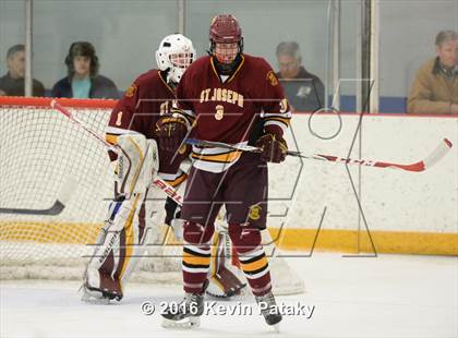Thumbnail 2 in St. Joseph vs. Darien (CIAC D1 Quarterfinal) photogallery.