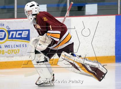 Thumbnail 1 in St. Joseph vs. Darien (CIAC D1 Quarterfinal) photogallery.