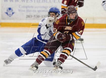 Thumbnail 1 in St. Joseph vs. Darien (CIAC D1 Quarterfinal) photogallery.