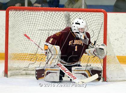 Thumbnail 2 in St. Joseph vs. Darien (CIAC D1 Quarterfinal) photogallery.