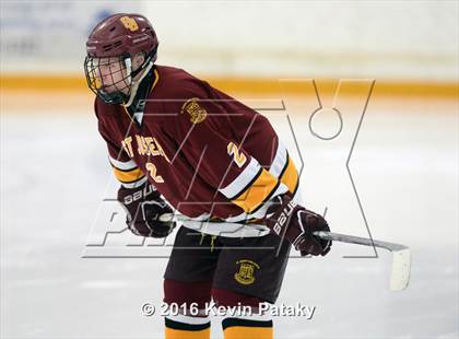 Thumbnail 2 in St. Joseph vs. Darien (CIAC D1 Quarterfinal) photogallery.