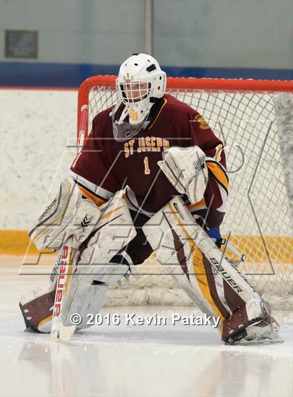 Thumbnail 3 in St. Joseph vs. Darien (CIAC D1 Quarterfinal) photogallery.