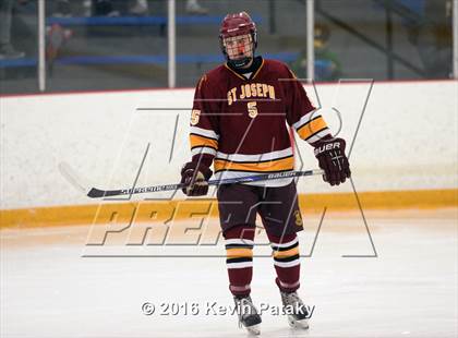 Thumbnail 1 in St. Joseph vs. Darien (CIAC D1 Quarterfinal) photogallery.