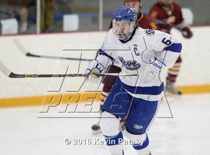 Thumbnail 3 in St. Joseph vs. Darien (CIAC D1 Quarterfinal) photogallery.