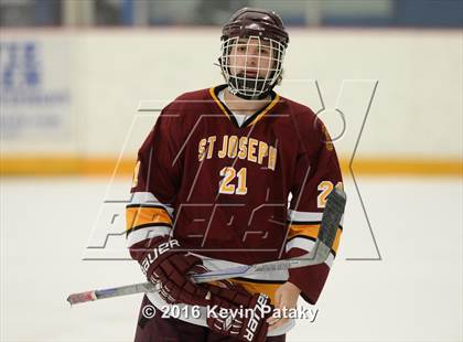 Thumbnail 1 in St. Joseph vs. Darien (CIAC D1 Quarterfinal) photogallery.