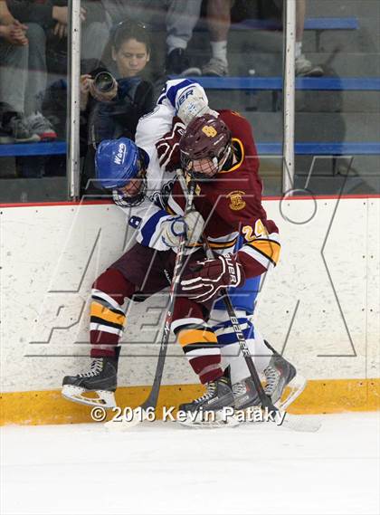 Thumbnail 1 in St. Joseph vs. Darien (CIAC D1 Quarterfinal) photogallery.
