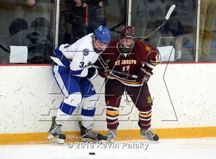 Thumbnail 2 in St. Joseph vs. Darien (CIAC D1 Quarterfinal) photogallery.