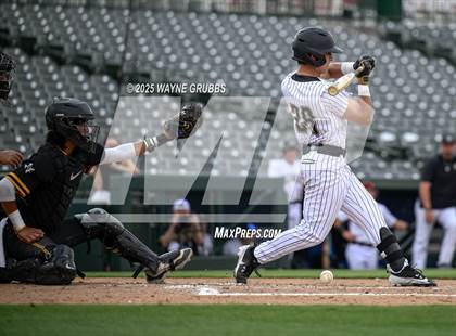 Thumbnail 2 in Seminole vs. Pleasant Grove (UIL Baseball 4A D1 Semifinal Game 1) photogallery.
