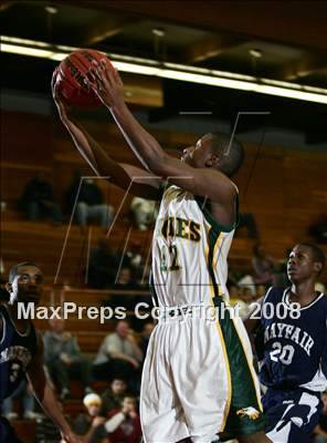 Thumbnail 1 in Eisenhower vs. Mayfair (MaxPreps Holiday Classic) photogallery.