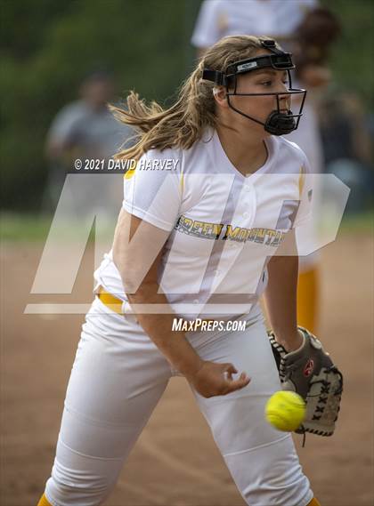 Thumbnail 2 in Skyview vs. Green Mountain photogallery.