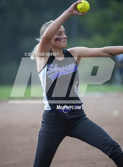 Thumbnail 2 in Skyview vs. Green Mountain photogallery.