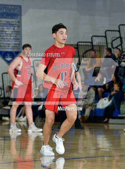 Thumbnail 2 in Pleasant Grove vs. River Valley (Les Curry Invitational) photogallery.