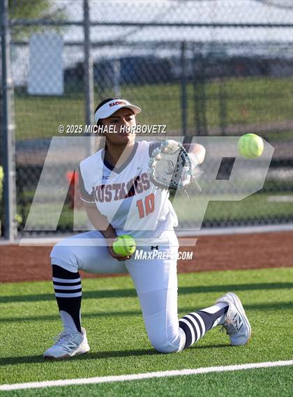 Thumbnail 2 in Rockwall @ Sachse (UIL 6A D1 Girls Softball Bi-District) photogallery.