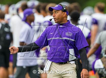 Thumbnail 2 in Gonzaga @ Bishop McNamara photogallery.