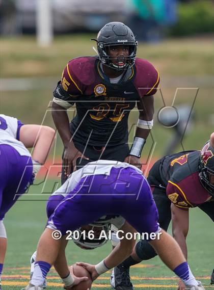 Thumbnail 1 in Gonzaga @ Bishop McNamara photogallery.