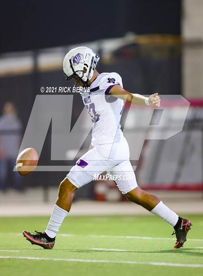 Thumbnail 3 in The Woodlands vs Willis photogallery.