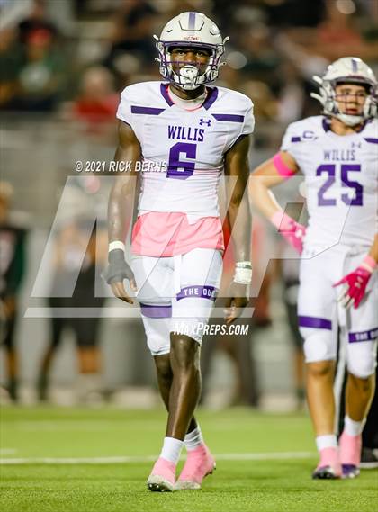 Thumbnail 2 in The Woodlands vs Willis photogallery.