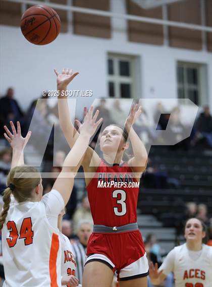 Thumbnail 1 in Pleasant @ Amanda-Clearcreek (OHSAA D5 Sectional) photogallery.