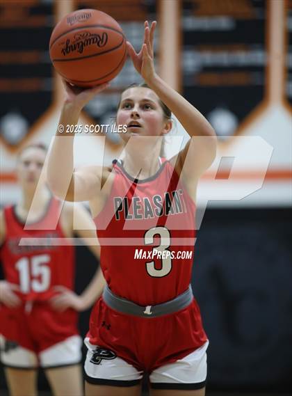Thumbnail 3 in Pleasant @ Amanda-Clearcreek (OHSAA D5 Sectional) photogallery.