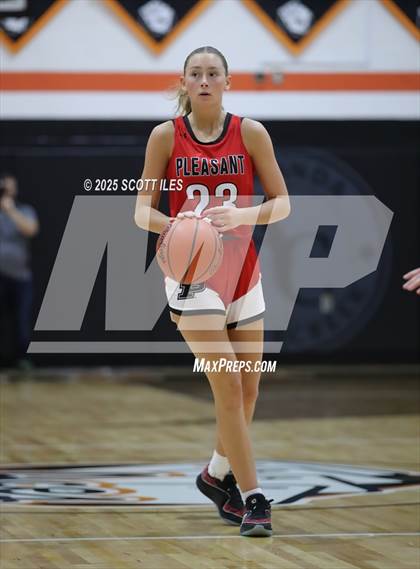 Thumbnail 3 in Pleasant @ Amanda-Clearcreek (OHSAA D5 Sectional) photogallery.