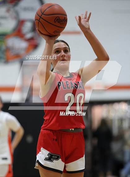 Thumbnail 3 in Pleasant @ Amanda-Clearcreek (OHSAA D5 Sectional) photogallery.