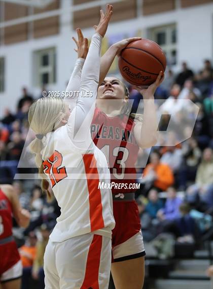Thumbnail 2 in Pleasant @ Amanda-Clearcreek (OHSAA D5 Sectional) photogallery.