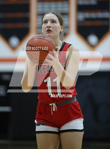Thumbnail 1 in Pleasant @ Amanda-Clearcreek (OHSAA D5 Sectional) photogallery.