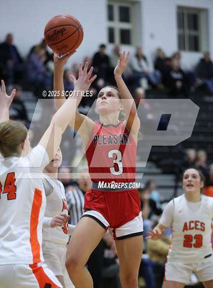 Thumbnail 3 in Pleasant @ Amanda-Clearcreek (OHSAA D5 Sectional) photogallery.