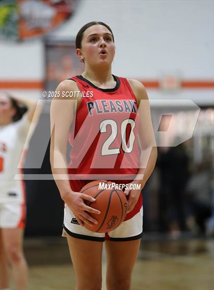 Thumbnail 2 in Pleasant @ Amanda-Clearcreek (OHSAA D5 Sectional) photogallery.
