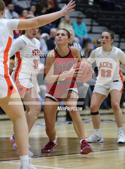 Thumbnail 2 in Pleasant @ Amanda-Clearcreek (OHSAA D5 Sectional) photogallery.