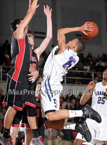 Thumbnail 2 in Foothill @ Sacramento (CIF State NorCal D3 Playoffs) photogallery.