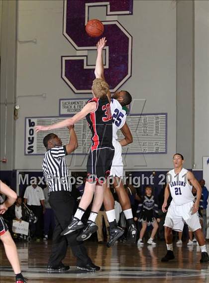 Thumbnail 2 in Foothill @ Sacramento (CIF State NorCal D3 Playoffs) photogallery.