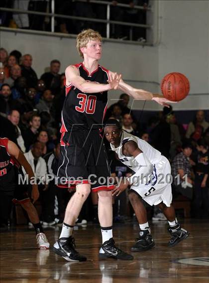 Thumbnail 3 in Foothill @ Sacramento (CIF State NorCal D3 Playoffs) photogallery.