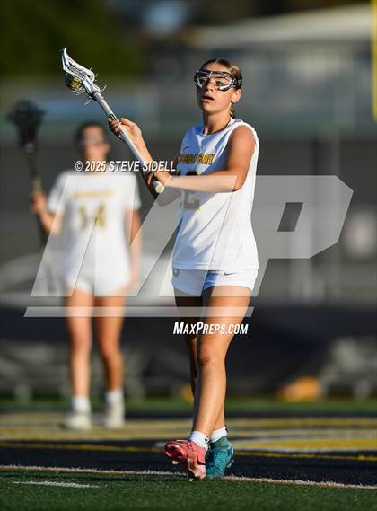 Thumbnail 1 in Mission Bay vs. Helix (CIFSD D3 Quarterfinal) photogallery.