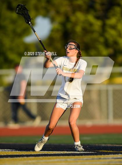 Thumbnail 1 in Mission Bay vs. Helix (CIFSD D3 Quarterfinal) photogallery.