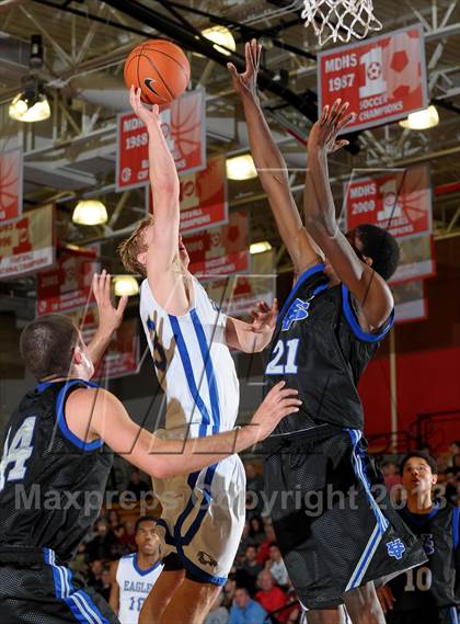 Thumbnail 2 in Saddleback Valley Christian vs. Santa Margarita (Nike Extravaganza) photogallery.
