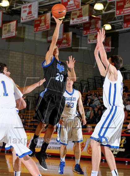 Thumbnail 2 in Saddleback Valley Christian vs. Santa Margarita (Nike Extravaganza) photogallery.