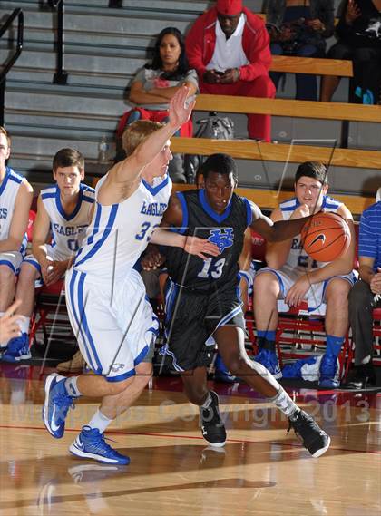 Thumbnail 1 in Saddleback Valley Christian vs. Santa Margarita (Nike Extravaganza) photogallery.
