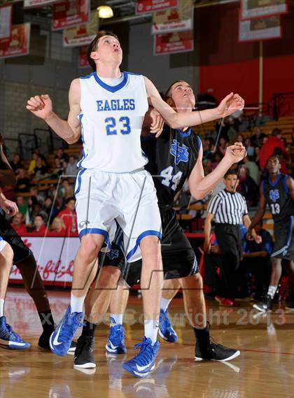 Thumbnail 3 in Saddleback Valley Christian vs. Santa Margarita (Nike Extravaganza) photogallery.