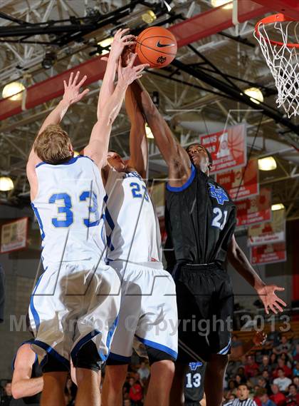 Thumbnail 3 in Saddleback Valley Christian vs. Santa Margarita (Nike Extravaganza) photogallery.