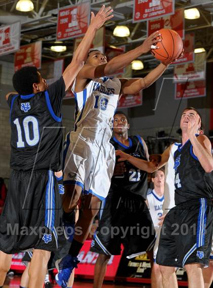 Thumbnail 2 in Saddleback Valley Christian vs. Santa Margarita (Nike Extravaganza) photogallery.