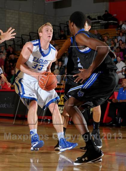 Thumbnail 3 in Saddleback Valley Christian vs. Santa Margarita (Nike Extravaganza) photogallery.