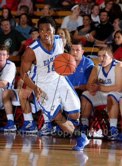 Thumbnail 2 in Saddleback Valley Christian vs. Santa Margarita (Nike Extravaganza) photogallery.