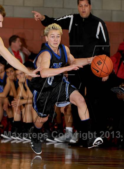 Thumbnail 3 in Saddleback Valley Christian vs. Santa Margarita (Nike Extravaganza) photogallery.