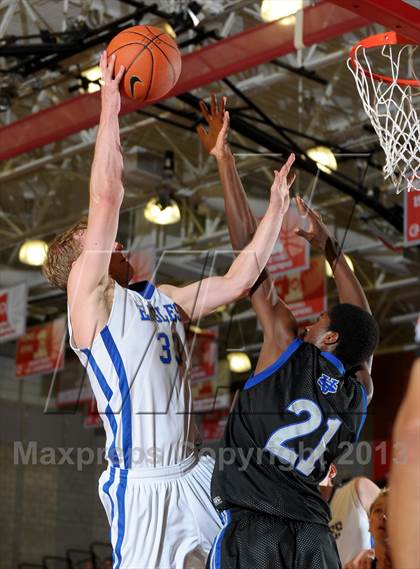 Thumbnail 2 in Saddleback Valley Christian vs. Santa Margarita (Nike Extravaganza) photogallery.