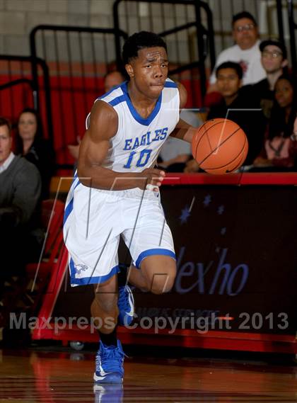 Thumbnail 3 in Saddleback Valley Christian vs. Santa Margarita (Nike Extravaganza) photogallery.