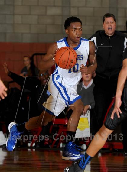 Thumbnail 1 in Saddleback Valley Christian vs. Santa Margarita (Nike Extravaganza) photogallery.