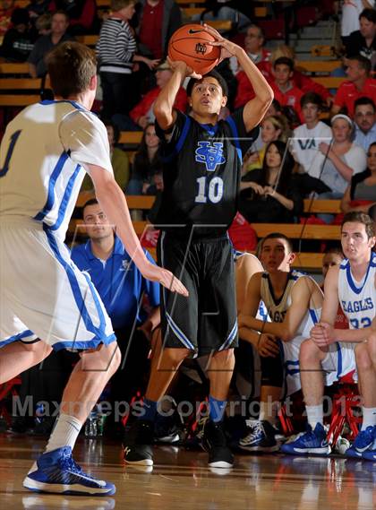Thumbnail 2 in Saddleback Valley Christian vs. Santa Margarita (Nike Extravaganza) photogallery.
