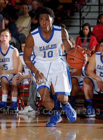 Thumbnail 2 in Saddleback Valley Christian vs. Santa Margarita (Nike Extravaganza) photogallery.