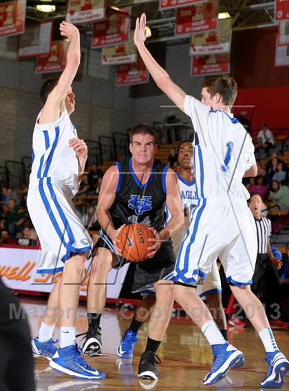 Thumbnail 1 in Saddleback Valley Christian vs. Santa Margarita (Nike Extravaganza) photogallery.